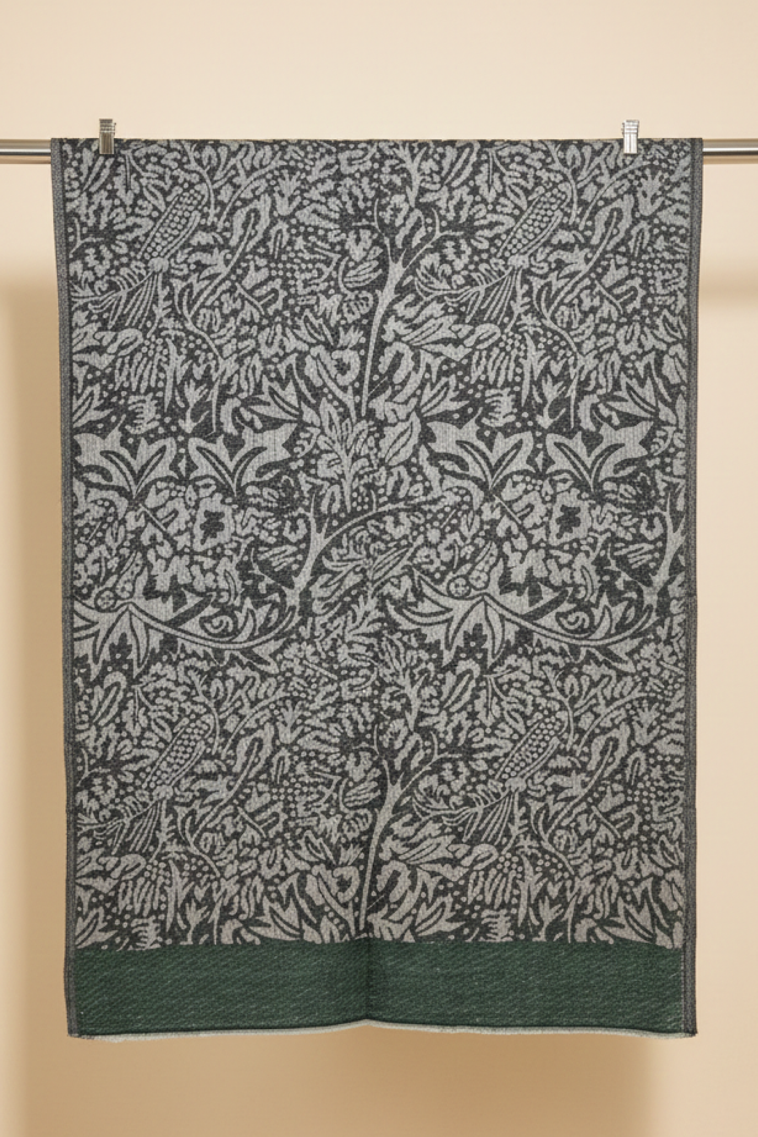 Black-M.L-Silk-Stole-For-Woman