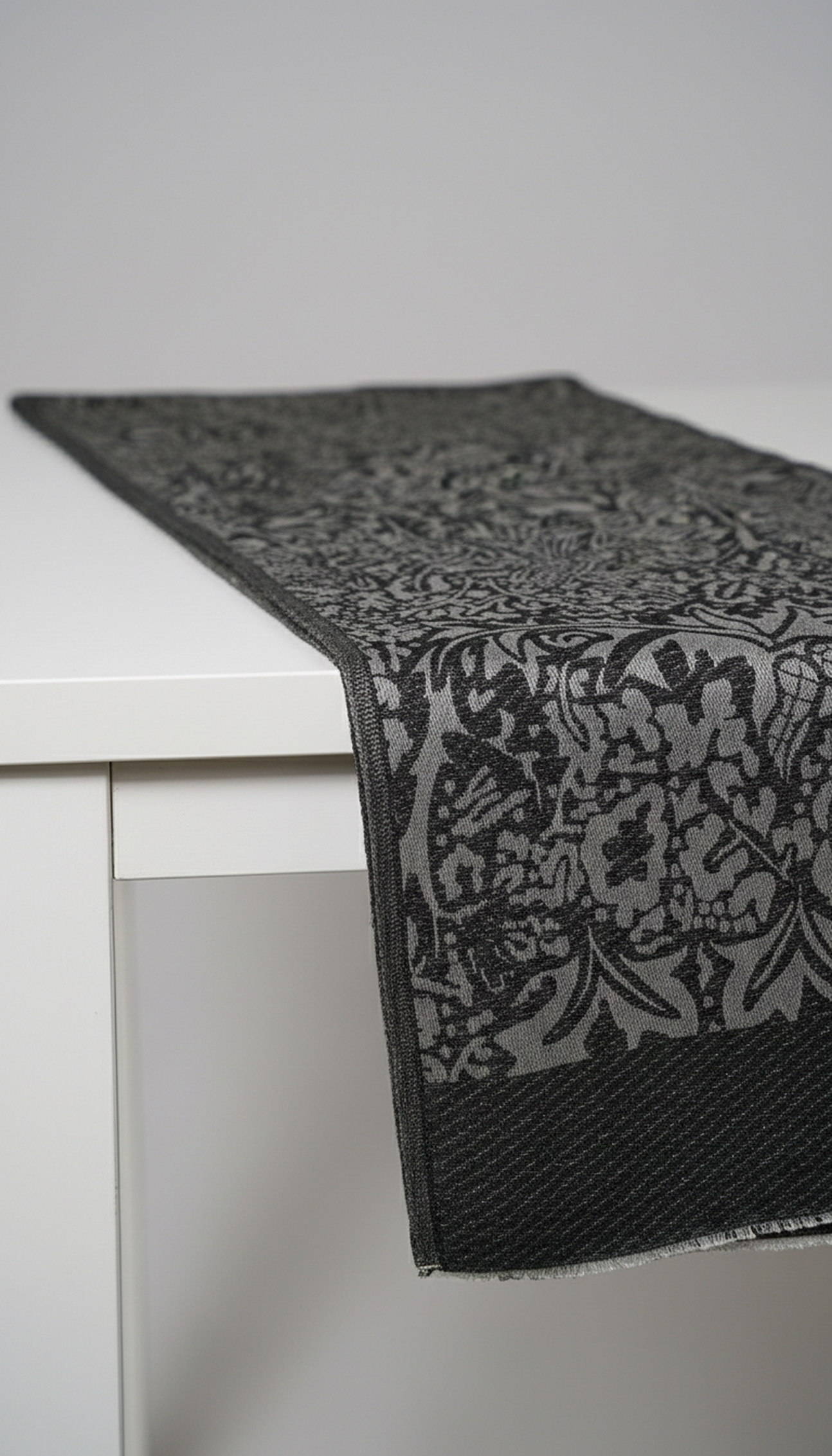 Black-M.L-Silk-Stole-For-Women