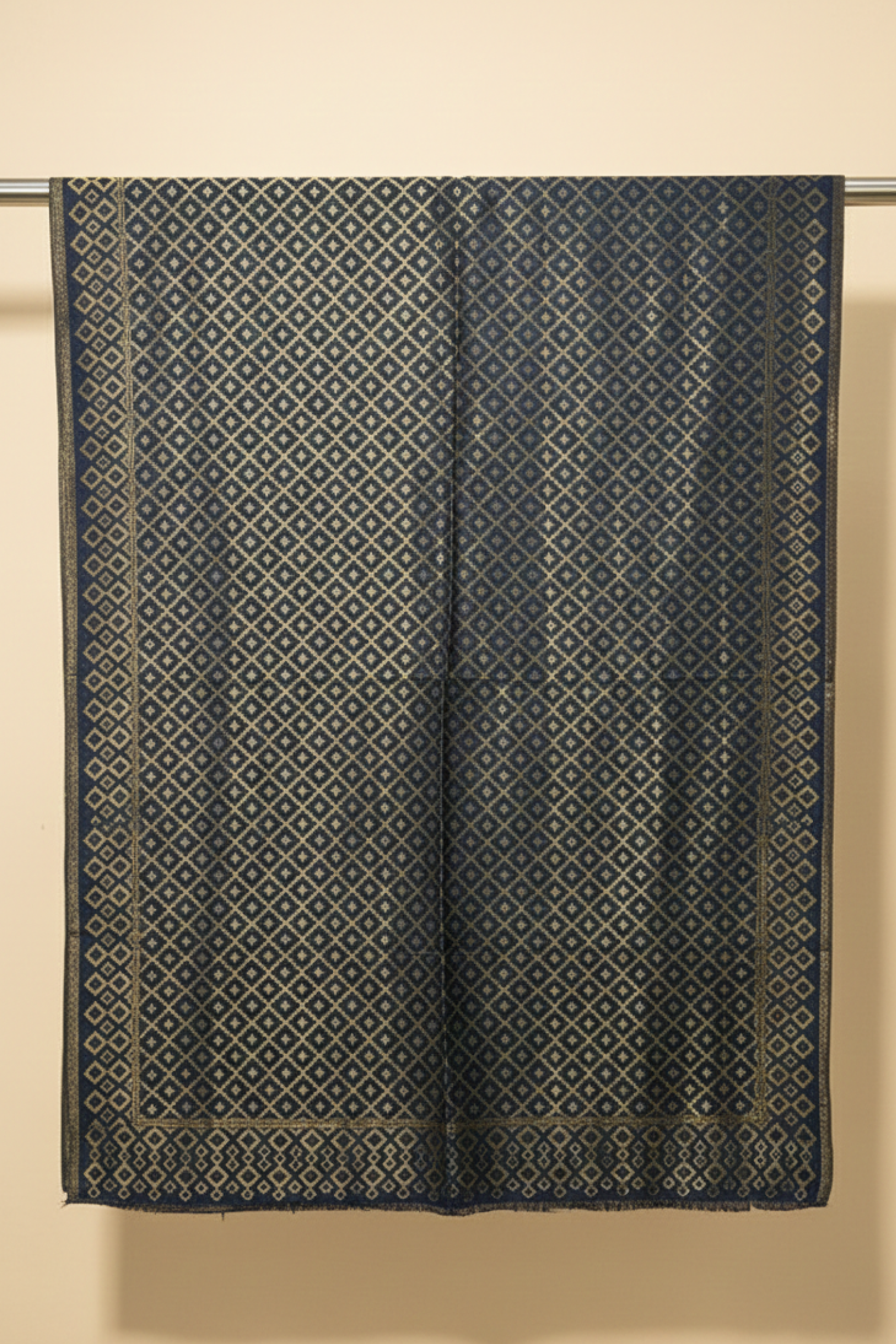 Black-M.L-Silk-Stole