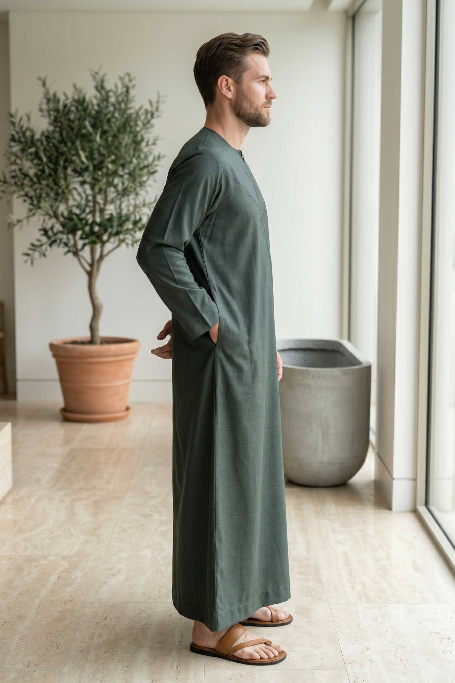 Emirati-Thobe-Grey