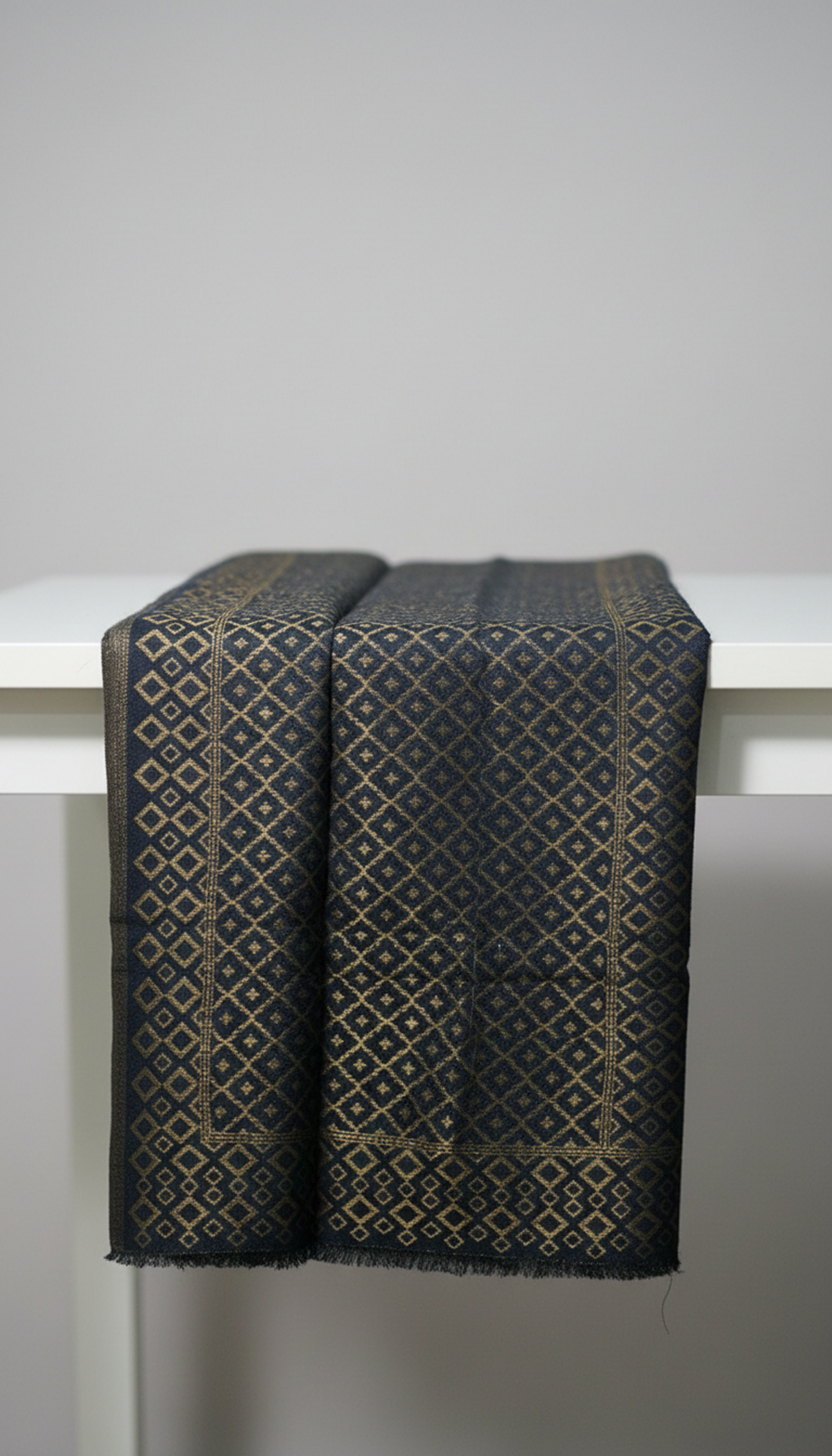 M.L-Silk-Stole-Black