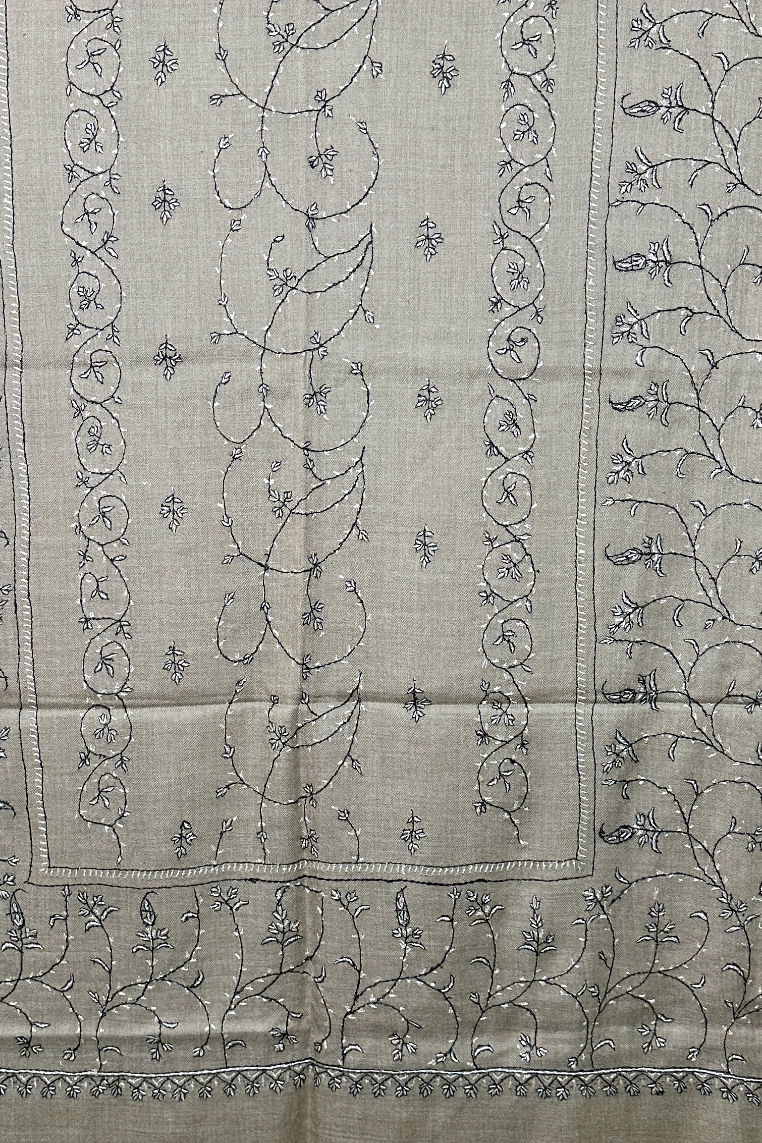 M.L Jaal Stole