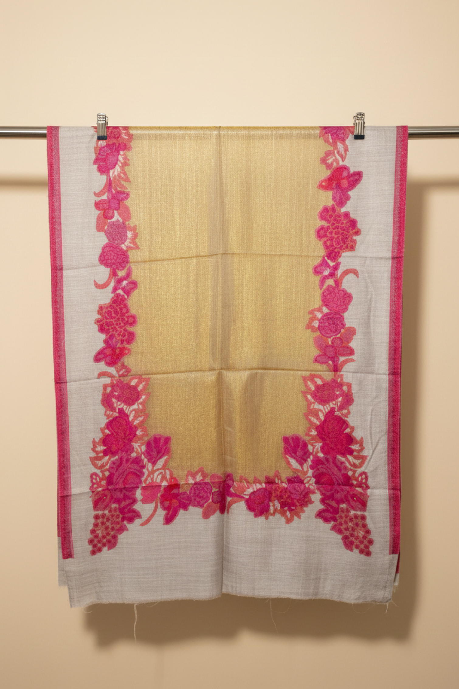 Stylish-Gulab-Border-Stole-For-Women